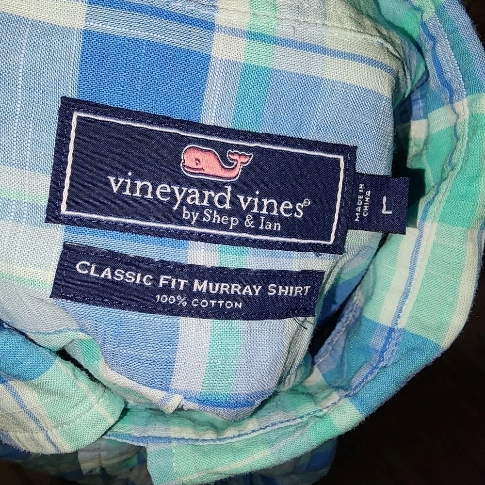 Vineyard Vines button down shirt